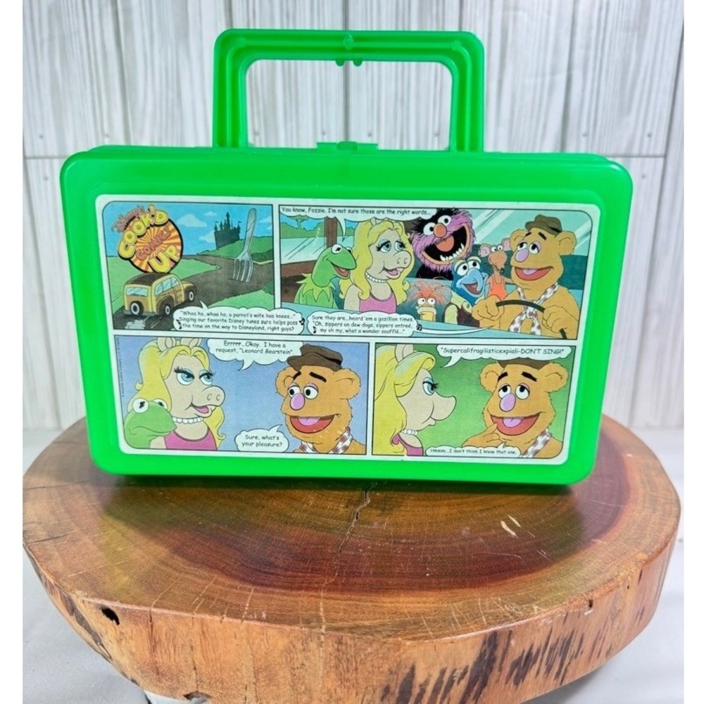 Vintage Muppets Whirley Green Plastic Pencil Box Kermit Miss Piggy Fozzie Bear